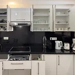 City Center 2Bd, 5 Min From The Beach