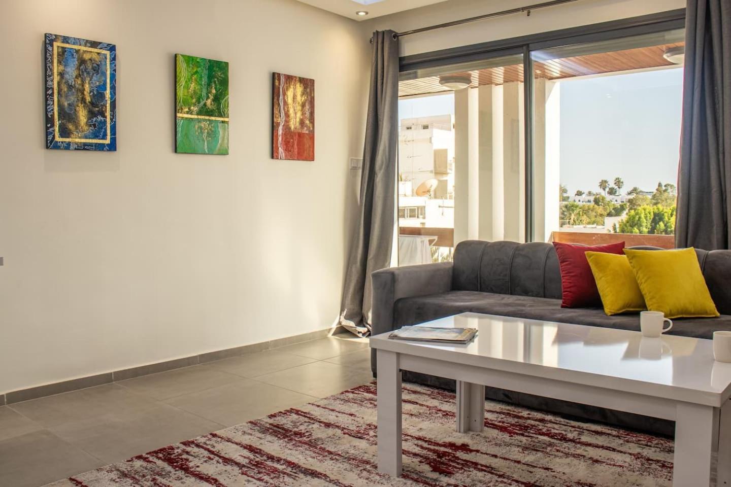 Center 2bd, 5 Min From The