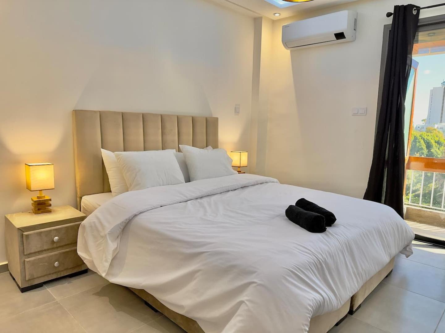 Center 2bd, 5 Min From The
